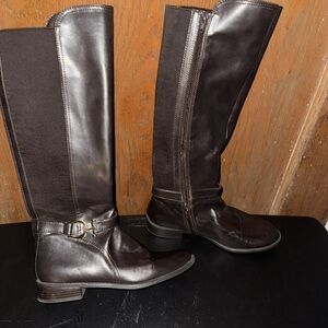 Ann Klein riding boots for stylish woman who dares to step out with confidence.